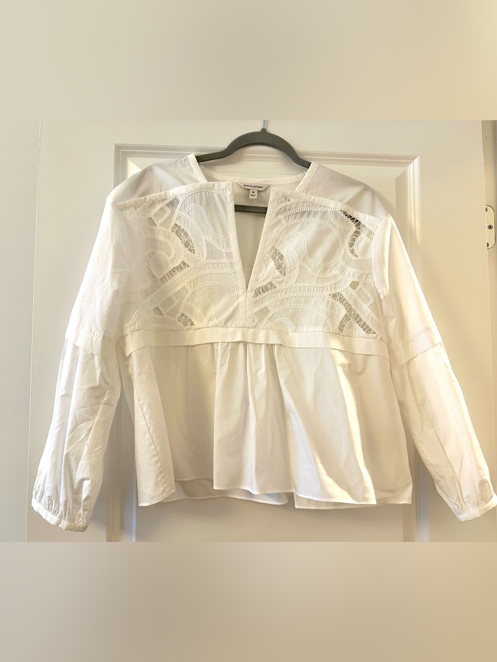 Banana Republic White Embroidered Cotton Poplin Popover Top, M